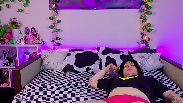 Snapshot of Night_angell69 chatting on March 4, 2026, 9:48 am Night angell69 online show from March 4, 2026, 9:48 am