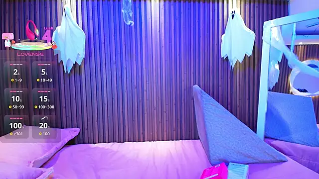 Snapshot of AlanaWalker9 chatting on October 27, 2025, 3:54 am AlanaWalker9 online show from October 27, 2025, 3:54 am