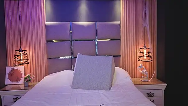 Snapshot of AlanaWalker9 chatting on December 16, 2025, 3:55 am AlanaWalker9 online show from December 16, 2025, 3:55 am