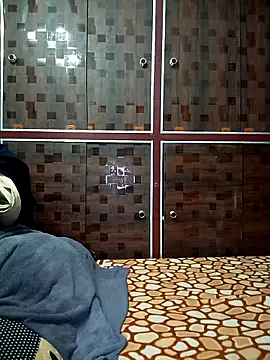 Snapshot of Mee_harini-telugupilla chatting on May 3, 2026, 8:26 pm Mee harini-telugupilla online show from May 3, 2026, 8:26 pm