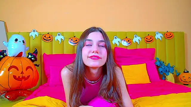 ArianaAllens online show from October 24, 2025, 6:10 am