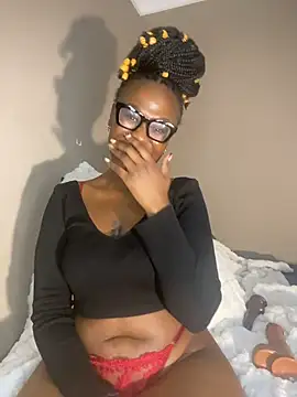 Moonzy77 online show from November 20, 2025, 11:37 pm