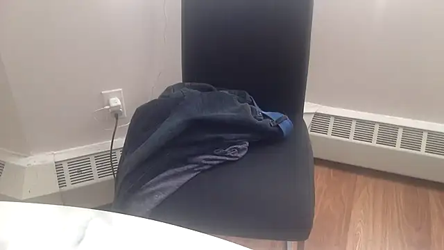 edger4lif3 online show from October 28, 2025, 4:09 pm