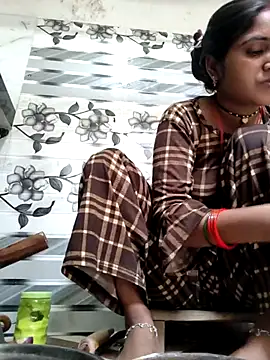 Snapshot of LUCKY_cut chatting on April 6, 2026, 3:37 am LUCKY cut online show from April 6, 2026, 3:37 am