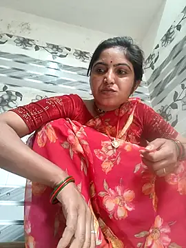 Snapshot of LUCKY_cut chatting on April 9, 2026, 5:18 am LUCKY cut online show from April 9, 2026, 5:18 am