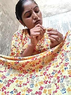 Snapshot of LUCKY_cut chatting on April 10, 2026, 5:56 am LUCKY cut online show from April 10, 2026, 5:56 am