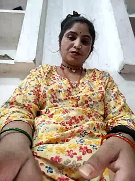 Snapshot of LUCKY_cut chatting on April 12, 2026, 4:23 pm LUCKY cut online show from April 12, 2026, 4:23 pm