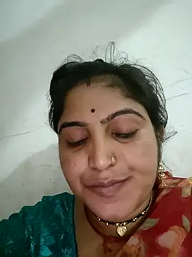 Snapshot of LUCKY_cut chatting on April 18, 2026, 8:53 pm LUCKY cut online show from April 18, 2026, 8:53 pm