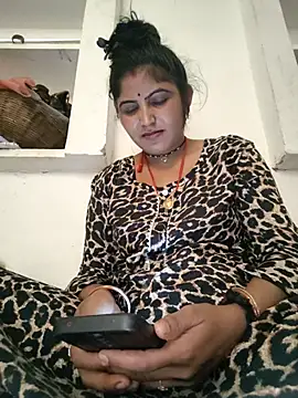 Snapshot of LUCKY_cut chatting on April 21, 2026, 2:51 am LUCKY cut online show from April 21, 2026, 2:51 am