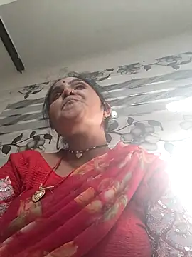 Snapshot of LUCKY_cut chatting on April 24, 2026, 2:58 am LUCKY cut online show from April 24, 2026, 2:58 am