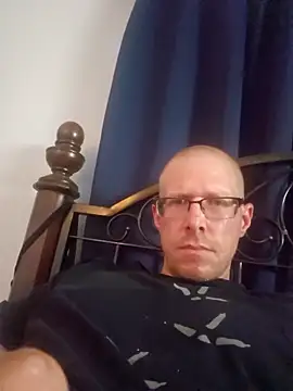 MrLeakyHelmet online show from September 8, 2025, 4:17 pm