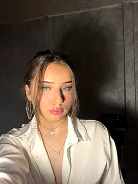 Snapshot of Immy_Megan chatting on October 11, 2025, 7:12 pm Immy Megan online show from October 11, 2025, 7:12 pm