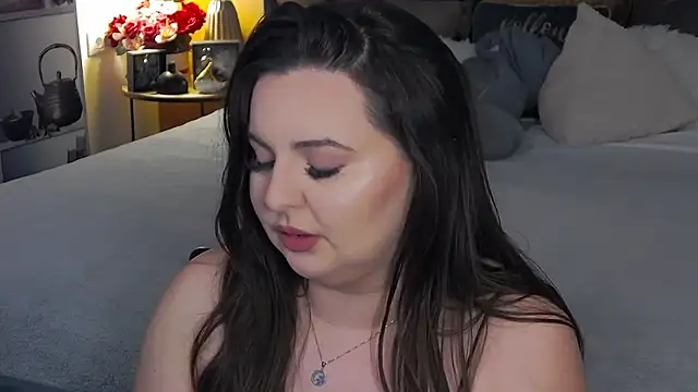 Mia Swano online show from November 29, 2025, 12:57 am