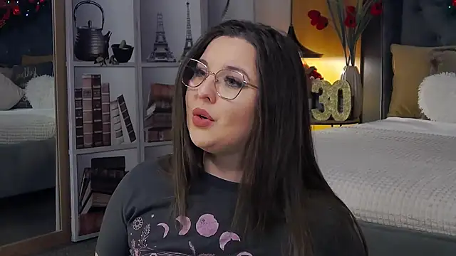 Mia Swano online show from December 17, 2025, 10:27 pm