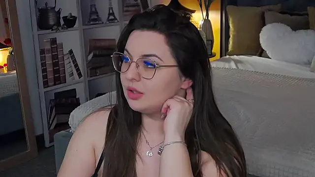 Mia Swano online show from January 14, 2026, 12:05 am