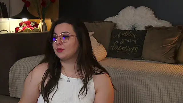 Mia Swano online show from February 5, 2026, 2:27 am