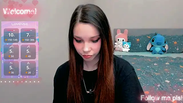 Kitten Alissa online show from May 10, 2026, 2:33 pm