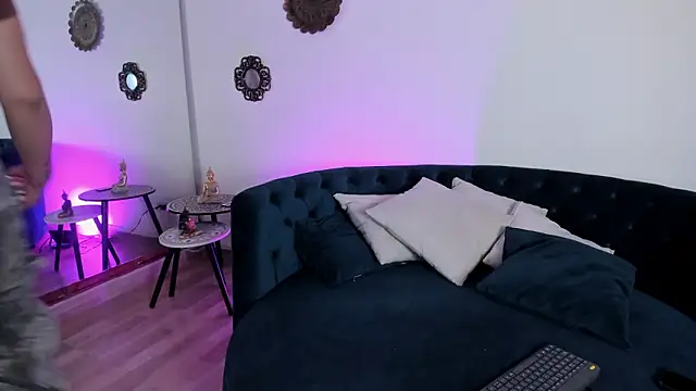 jasmincollin  online show from March 29, 2026, 2:00 am