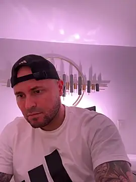 joshmahe online show from October 8, 2025, 4:43 am