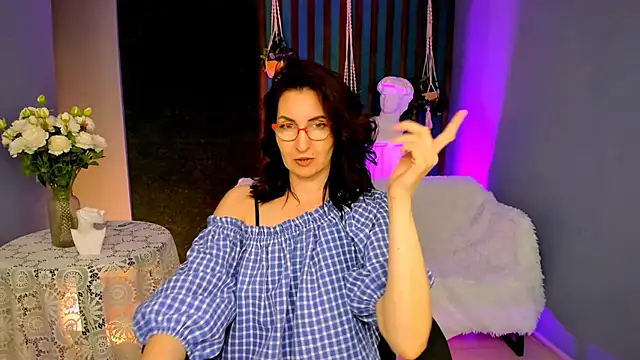 UnaTerra online show from April 10, 2026, 6:18 am