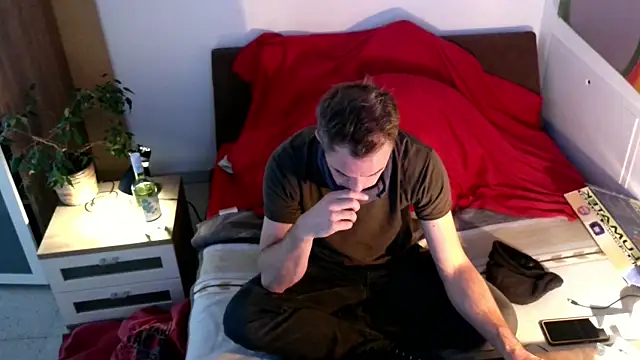 Snapshot of EdelHolz91 chatting on November 12, 2025, 2:06 pm EdelHolz91 online show from November 12, 2025, 2:06 pm