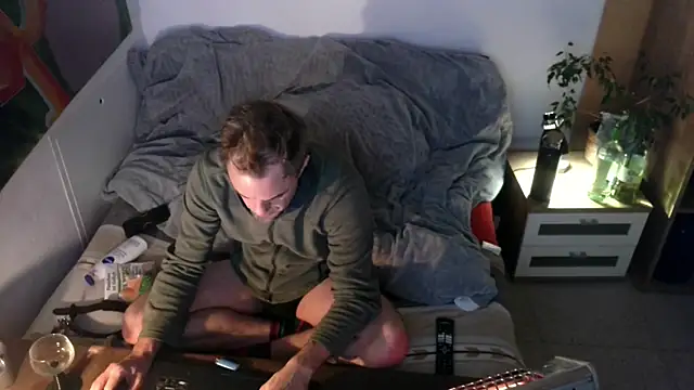 Snapshot of EdelHolz91 chatting on November 28, 2025, 3:14 pm EdelHolz91 online show from November 28, 2025, 3:14 pm