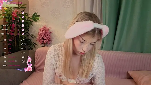 Snapshot of AudieKaemmerer chatting on October 26, 2025, 4:35 pm AudieKaemmerer online show from October 26, 2025, 4:35 pm