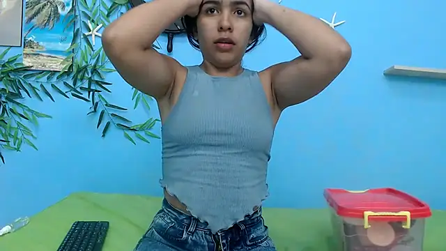 skinnysofia18 online show from July 19, 2026, 2:10 pm