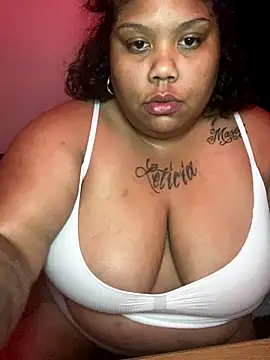 Snapshot of BlaxicanaMami chatting on October 3, 2025, 5:37 am BlaxicanaMami online show from October 3, 2025, 5:37 am