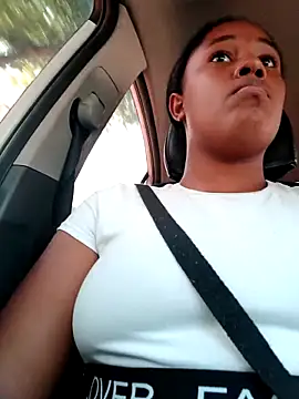 MoniqueMulberry online show from October 28, 2025, 6:21 pm