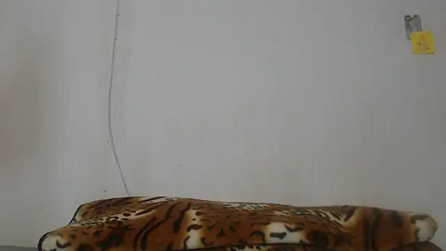 Snapshot of BeautyQueenX22 chatting on June 14, 2026, 11:45 am BeautyQueenX22 online show from June 14, 2026, 11:45 am