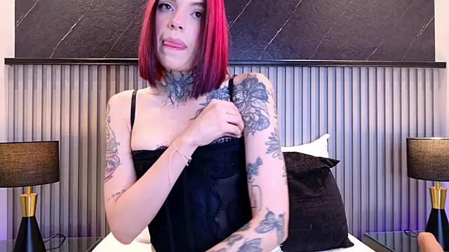 Snapshot of Meganreed_ chatting on May 19, 2026, 10:27 pm Meganreed online show from May 19, 2026, 10:27 pm