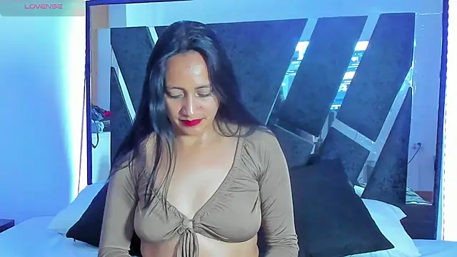 Anthonellacandy online show from November 14, 2025, 7:34 pm