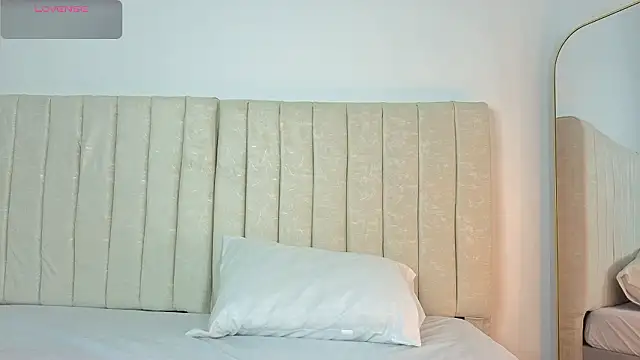 Snapshot of Paulaboterom chatting on February 3, 2026, 4:23 pm Paulaboterom online show from February 3, 2026, 4:23 pm