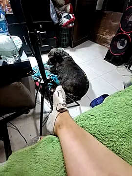 Snapshot of anythompsom chatting on November 7, 2025, 5:24 pm anythompsom online show from November 7, 2025, 5:24 pm