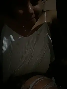 Snapshot of Alaia33200 chatting on September 29, 2025, 1:44 am Alaia33200 online show from September 29, 2025, 1:44 am