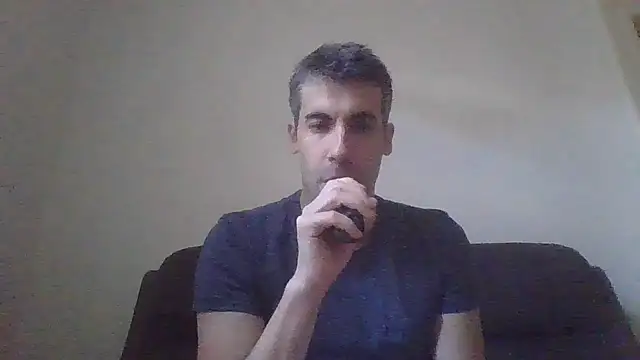 JulioIsHere4you online show from November 9, 2025, 10:46 am