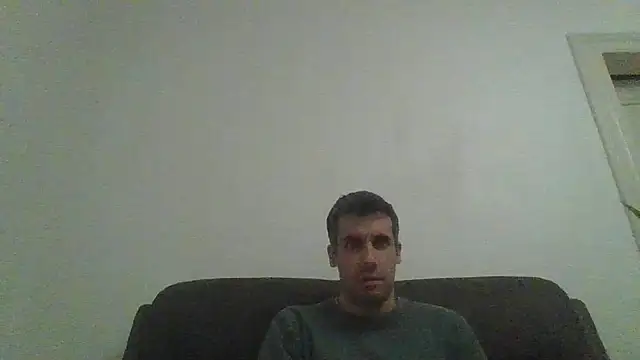 JulioIsHere4you online show from November 29, 2025, 12:13 am