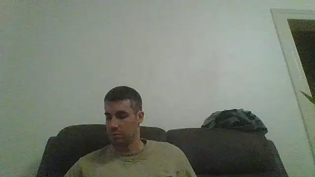 JulioIsHere4you online show from December 16, 2025, 9:20 pm