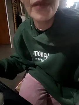 Almendrasexy online show from October 27, 2025, 6:23 pm