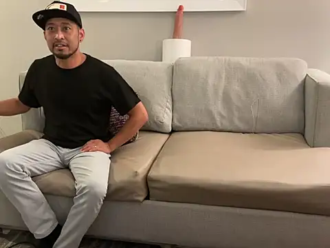 Snapshot of RiverTM chatting on September 14, 2025, 8:57 am RiverTM online show from September 14, 2025, 8:57 am