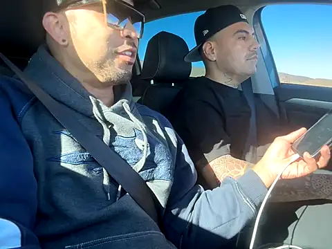 Snapshot of RiverTM chatting on October 10, 2025, 10:42 pm RiverTM online show from October 10, 2025, 10:42 pm