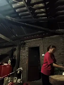 siki-00 online show from December 15, 2025, 11:42 pm