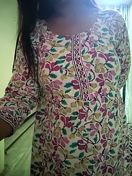 Snapshot of your_favourite_bhabhi chatting on March 14, 2026, 5:35 am your favourite bhabhi online show from March 14, 2026, 5:35 am