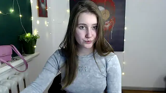 Snapshot of Milka_kamila chatting on January 5, 2026, 6:11 pm Milka kamila online show from January 5, 2026, 6:11 pm