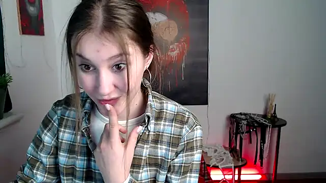 Snapshot of Milka_kamila chatting on February 4, 2026, 2:34 pm Milka kamila online show from February 4, 2026, 2:34 pm