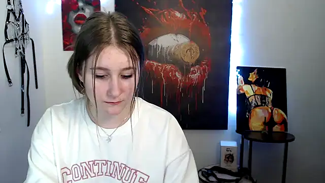 Snapshot of Milka_kamila chatting on March 2, 2026, 2:57 pm Milka kamila online show from March 2, 2026, 2:57 pm