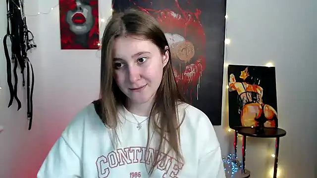 Snapshot of Milka_kamila chatting on March 23, 2026, 1:59 pm Milka kamila online show from March 23, 2026, 1:59 pm