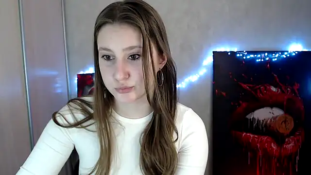 Snapshot of Milka_kamila chatting on April 5, 2026, 12:02 pm Milka kamila online show from April 5, 2026, 12:02 pm