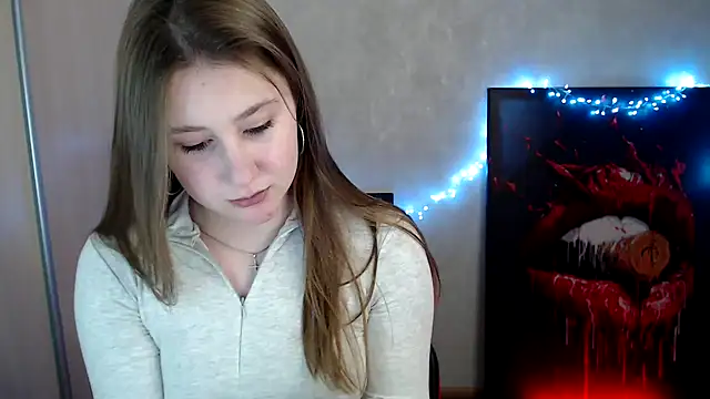 Snapshot of Milka_kamila chatting on April 9, 2026, 12:43 pm Milka kamila online show from April 9, 2026, 12:43 pm